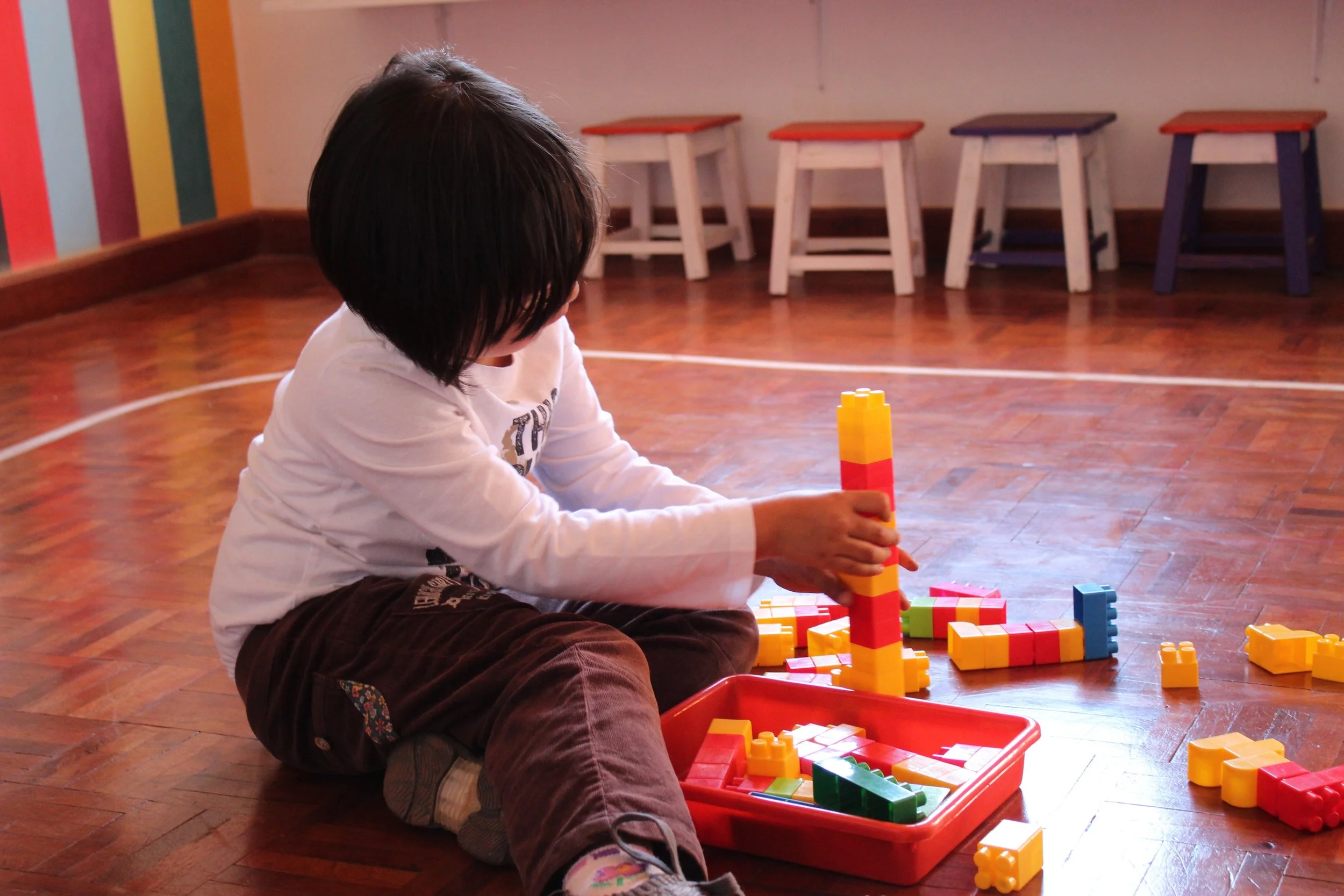 Pédagogie Montessori : Les 7 principaux avantages pour l’éducation des enfants